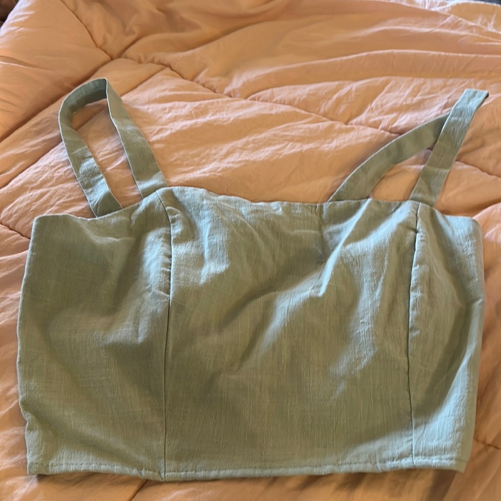 Super cute crop top